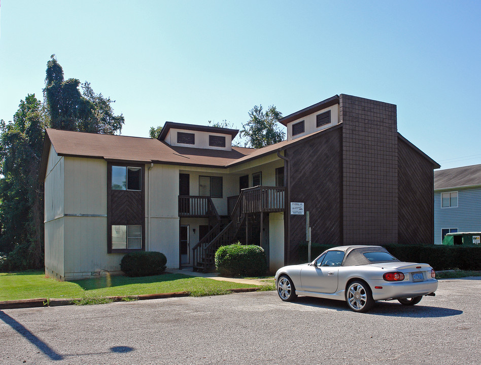 211 Kendall Ave in High Point, NC - Foto de edificio