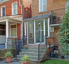 The Parks in Hamilton, ON - Building Photo - Building Photo