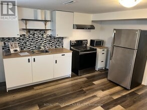 8 Myrtle Ave in St Catharines, ON - Building Photo - Building Photo