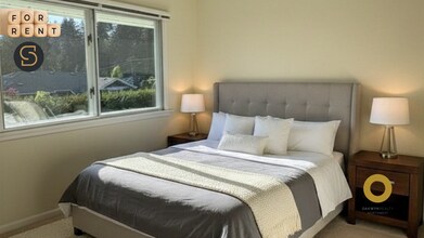 3835 Dalkeith Dr in North Vancouver, BC - Building Photo - Building Photo