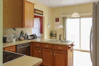 41589 Sleepy Hollow Dr in Novi, MI - Building Photo - Building Photo