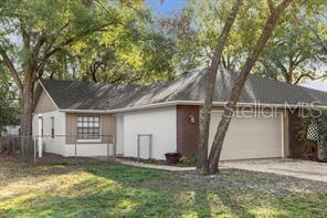 property at 445 Lakeside Pl