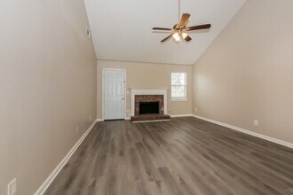 2081 Wedgewood Dr in Stone Mountain, GA - Building Photo - Building Photo