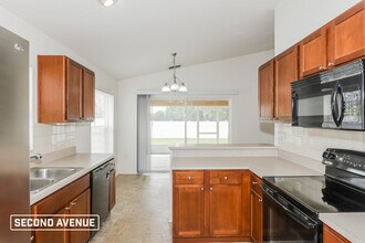 8021 Princeton Manor Cir in Lakeland, FL - Building Photo - Building Photo