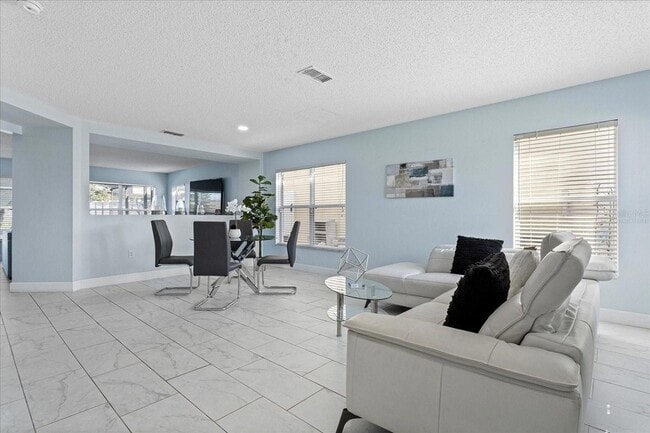 642 Elderberry Dr, Unit 2 in Davenport, FL - Building Photo - Building Photo