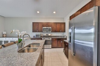 9454 Channing Hill Dr in Sun City Center, FL - Building Photo - Building Photo