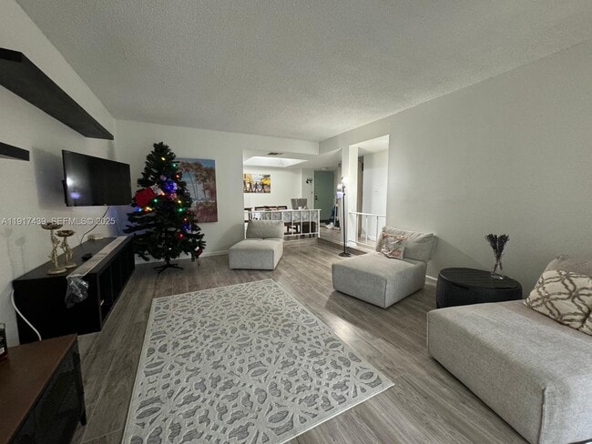 property at 3730 Inverrary Dr