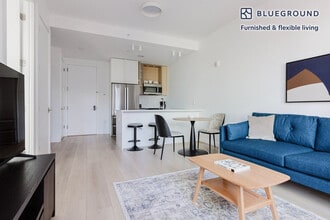 27-09 44th Dr in Queens, NY - Building Photo - Building Photo