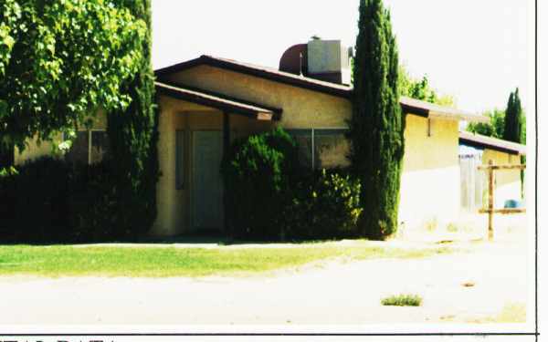 15641 Morada Rd in Victorville, CA - Foto de edificio - Building Photo