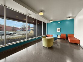West Broadway Crescent in Minneapolis, MN - Building Photo