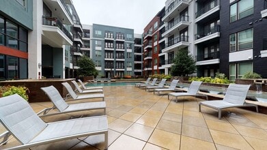 L2 Uptown in Dallas, TX - Building Photo - Building Photo