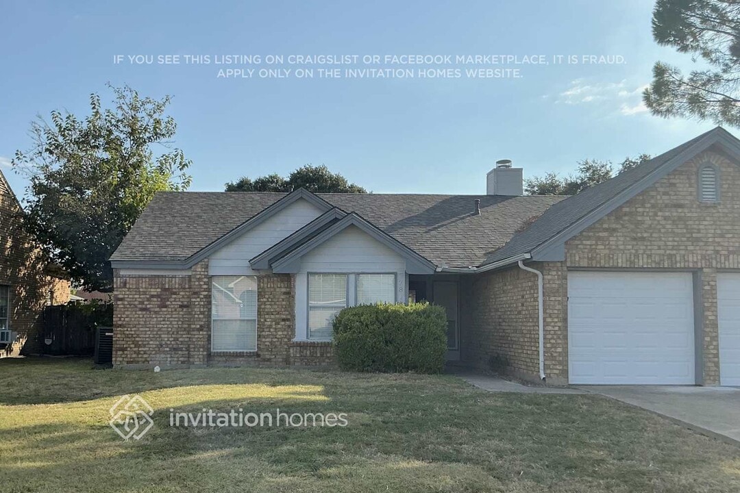7818 Spinnaker Cove in Rowlett, TX - Building Photo