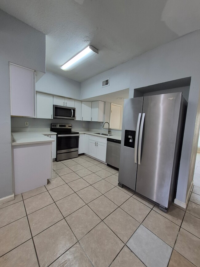 8717 Victorian Village Dr