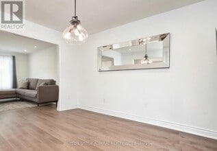 16 Gibbon Dr in Barrie, ON - Building Photo - Building Photo