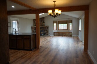 5809 NE 91st Ave in Vancouver, WA - Building Photo - Building Photo