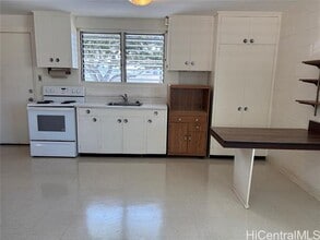 1008 Isenberg St in Honolulu, HI - Building Photo - Building Photo