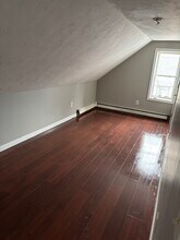 6 Cross St, Unit Cross st #3 in Nashua, NH - Building Photo - Building Photo