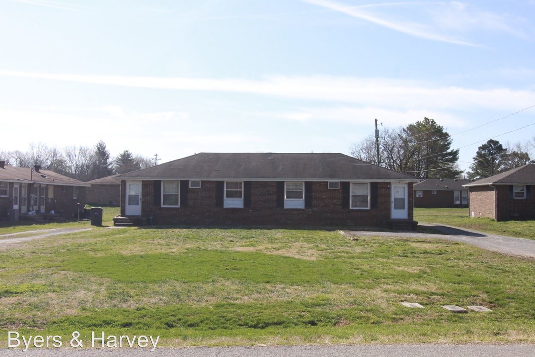 105 Tandy Dr in Clarksville, TN - Building Photo