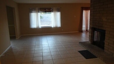 10607 Park View Cir in El Paso, TX - Building Photo - Building Photo