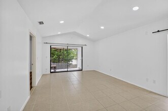 5151 W Club Cir in Boca Raton, FL - Building Photo - Building Photo