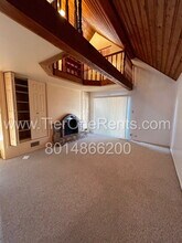 1068 S 200 E in Farmington, UT - Building Photo - Building Photo