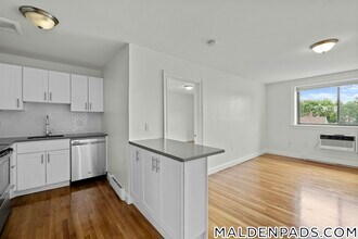 134 Summer St in Malden, MA - Foto de edificio - Building Photo