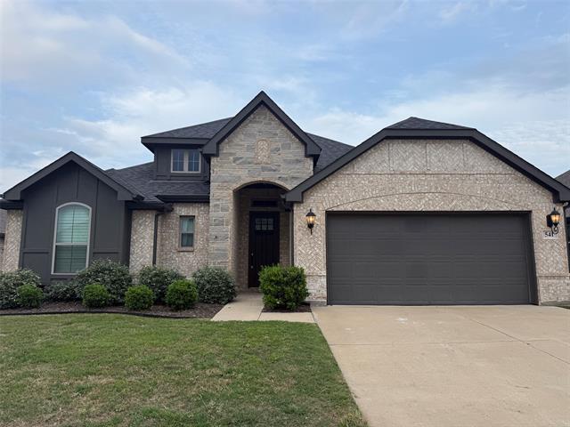 541 Molly Ln in Keene, TX - Building Photo - Building Photo