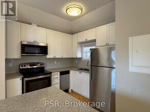 6 Sutherland Dr in Toronto, ON - Building Photo - Building Photo