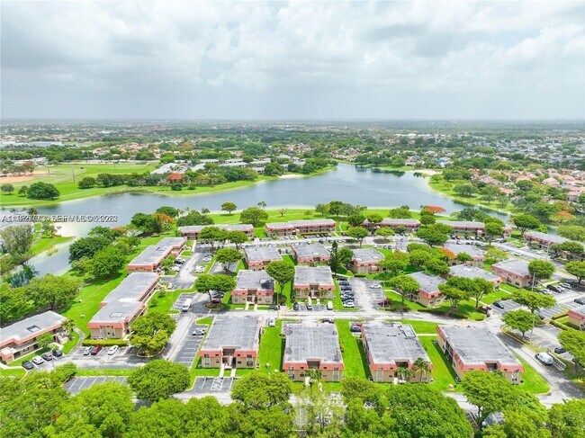 14915 SW 104th St in Miami, FL - Building Photo - Building Photo