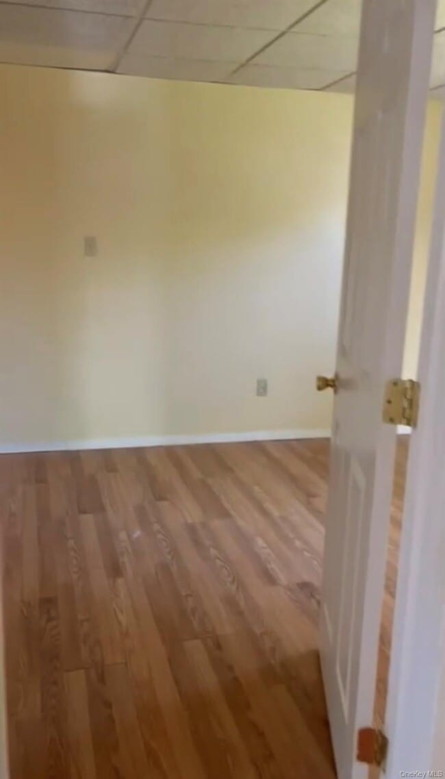 9 Dulce Ln in Dix Hills, NY - Foto de edificio - Building Photo