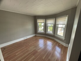 127 Taunton Pl, Unit Upper Apartamentos