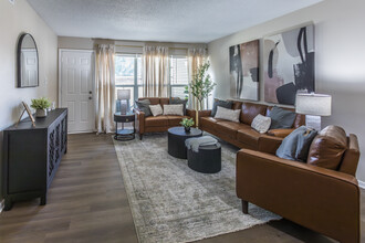 Legacy on Lynnfield in Memphis, TN - Building Photo - Interior Photo