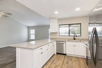 259 E Castle Harbour Dr in Friendswood, TX - Foto de edificio - Building Photo