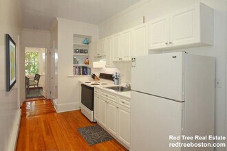 1540 Beacon St, Unit 2A in Brookline, MA - Foto de edificio - Building Photo