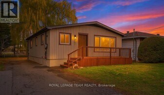 179 Victoria St in Mississippi Mills, ON - Building Photo