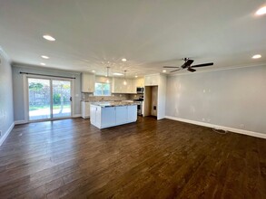 5892 Chinook Dr in Huntington Beach, CA - Building Photo - Building Photo