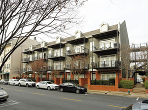 Harbor Town Square in Memphis, TN - Building Photo - Building Photo