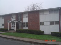 Shore Gardens Apartments in Monticello, NY - Foto de edificio - Building Photo