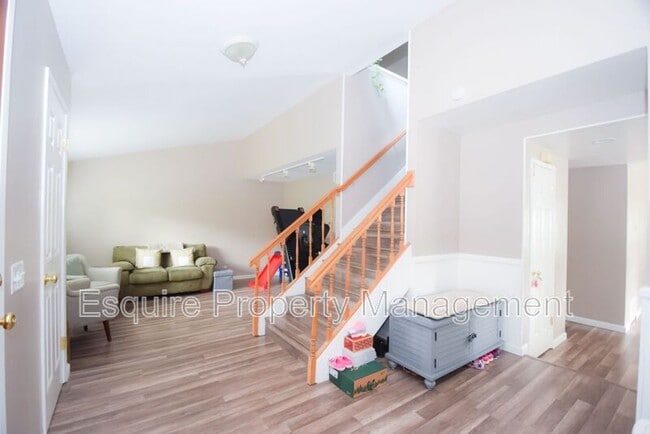 1887 Montgomery Ave in Ventura, CA - Building Photo - Building Photo