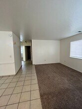 800-802 W Pleasant Ave in Tulare, CA - Building Photo - Building Photo