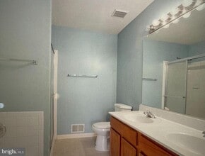 14618 Indian Summer Ct in Centreville, VA - Building Photo - Building Photo