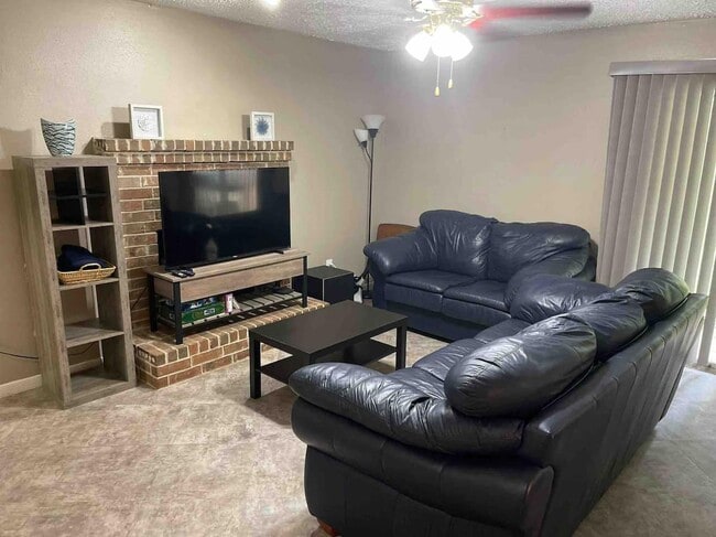 13722 Ravensway Dr, Unit A in Cypress, TX - Foto de edificio - Building Photo