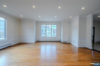 327B Lincoln Ave, Unit B in Fort Lee, NJ - Building Photo - Building Photo