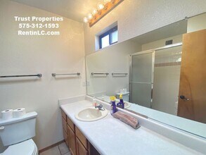 978 Ivydale Dr in Las Cruces, NM - Foto de edificio - Building Photo