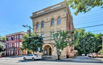 1025 Church St, Unit A in Lynchburg, VA - Foto de edificio - Building Photo