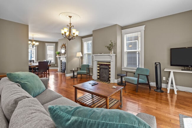 9 Leslie St, Unit SI FL3-ID1438847P in St John's, NL - Building Photo - Building Photo