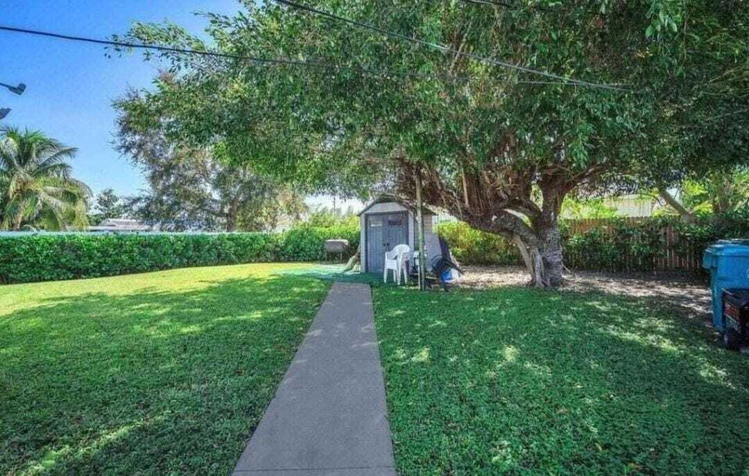 212 NW 11th Ave in Boynton Beach, FL - Building Photo