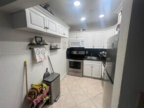 2915 Plunkett St-Unit -8D in Hollywood, FL - Building Photo - Building Photo