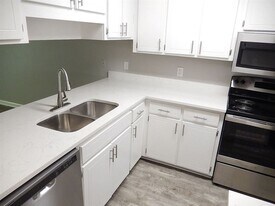 4885 Old Bainbridge Rd in Tallahassee, FL - Building Photo