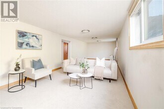 100 Hadeland Ave in Hamilton, ON - Building Photo - Building Photo